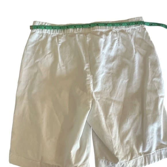 J. Jill White Bermuda Shorts Classic Cotton Design - Picture 4 of 7